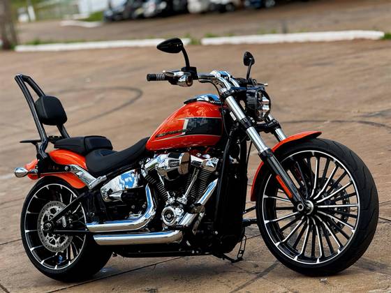 HARLEY-DAVIDSON SOFTAIL BREAKOUT 